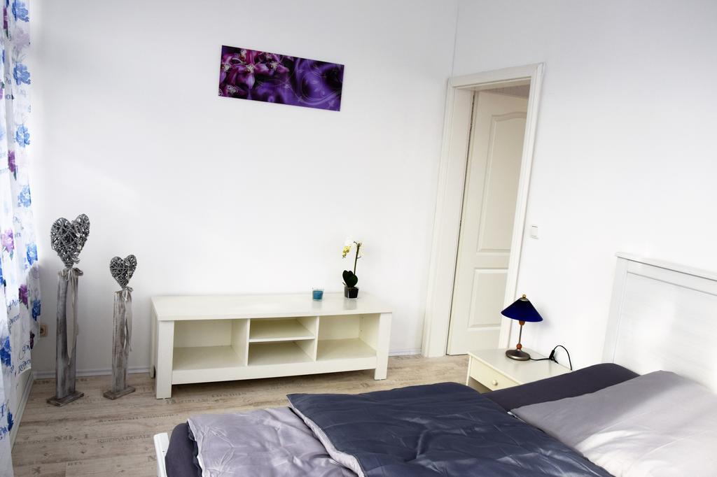Urlaub Im Wintergarten Rostock-Lichtenhagen-Dorf Apartment Luaran gambar