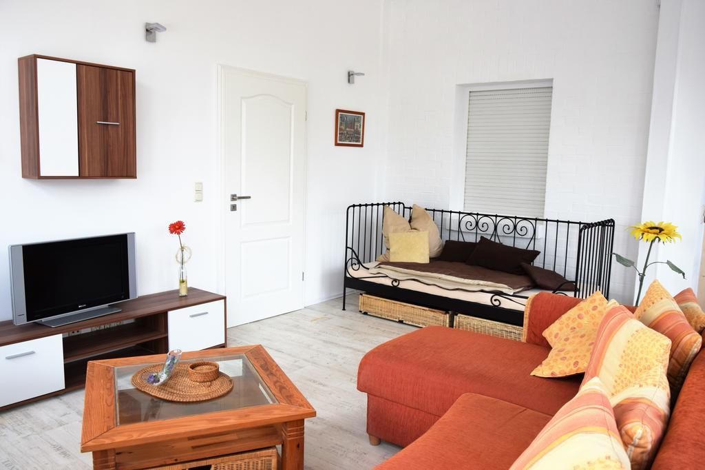 Urlaub Im Wintergarten Rostock-Lichtenhagen-Dorf Apartment Luaran gambar