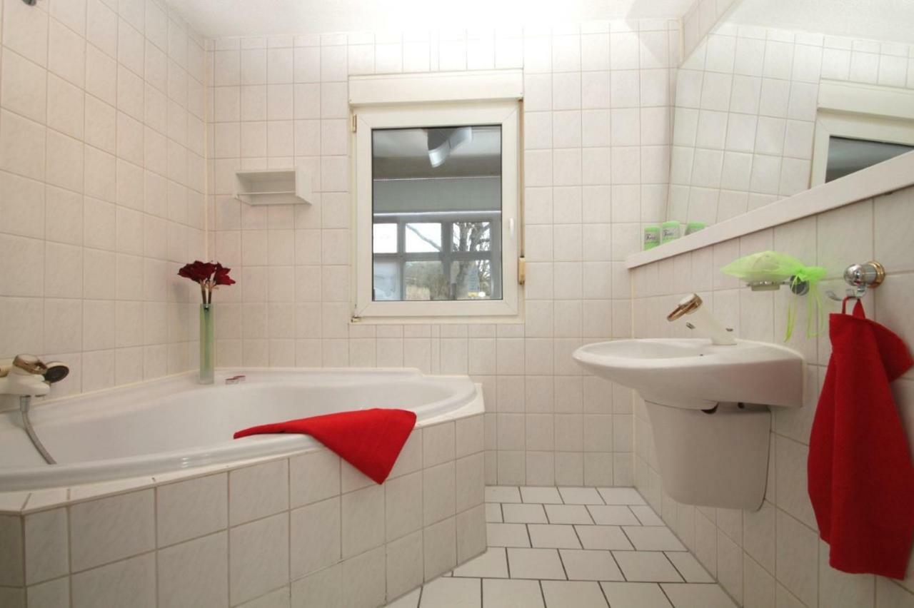 Urlaub Im Wintergarten Rostock-Lichtenhagen-Dorf Apartment Luaran gambar